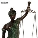 ⁦تمثال العدالة البرونزي الفاخر لديكور المكاتب والمجالس الراقية⁩ - الصورة ⁦2⁩