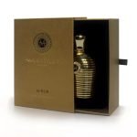 عطر أوروم 50 مل أو دو بارفان برائحة عطرية فاخرة تمزج بين الدفء والجاذبية تعكس الأناقة وتدوم طويلاً